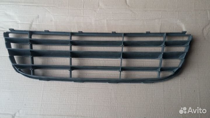 Volkswagen Polo 4 2005-2009 решетка в бампер перед