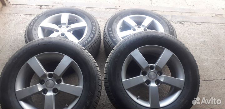 Triangle AdvanteX SUV TR259 215/65 R16