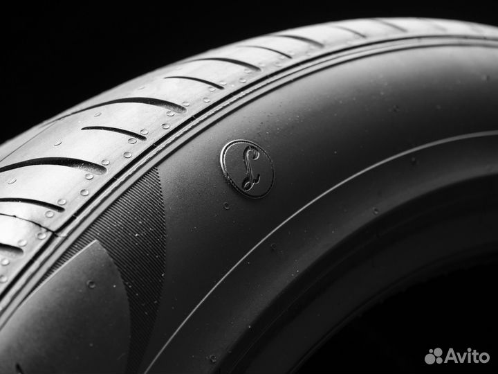 Pirelli P Zero PZ4 325/35 R22