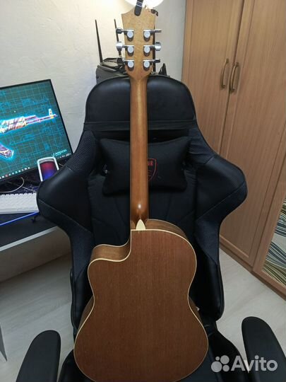 Акустическая гитара