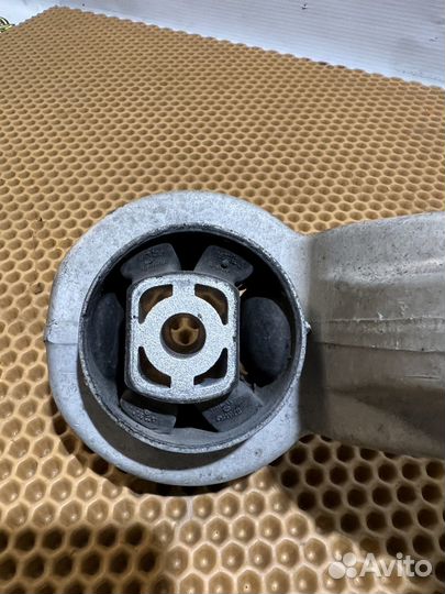 Рычаг передний левый нижний Audi S4 B8 S5 8T A4 A5