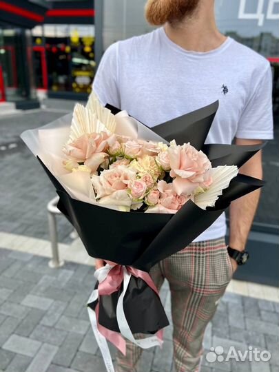 Дизайнерский букет цветы с доставкой