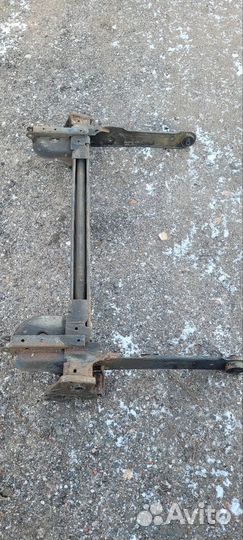 Задняя балка Рено Трафик 2