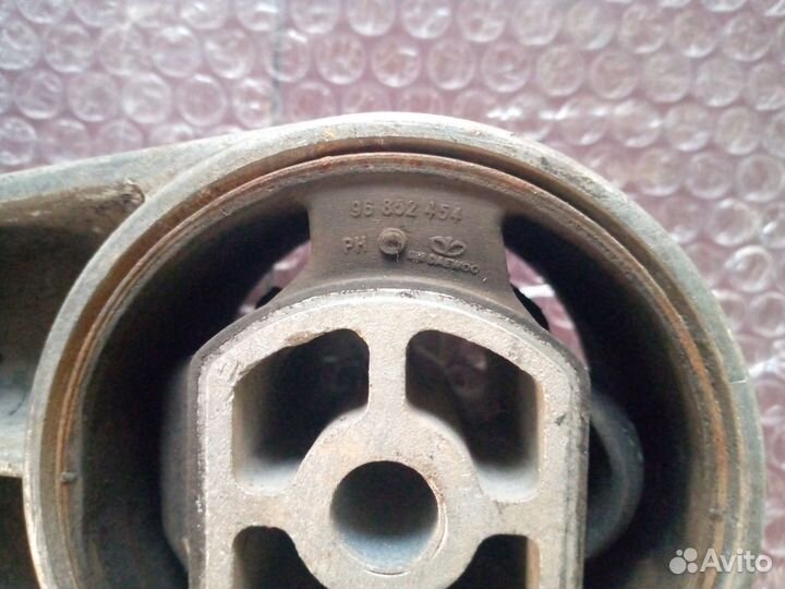 Опора двигателя задняя Chevrolet Lacetti