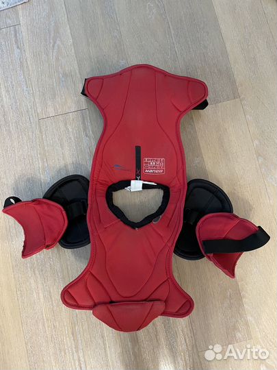 Нагрудник хоккейный