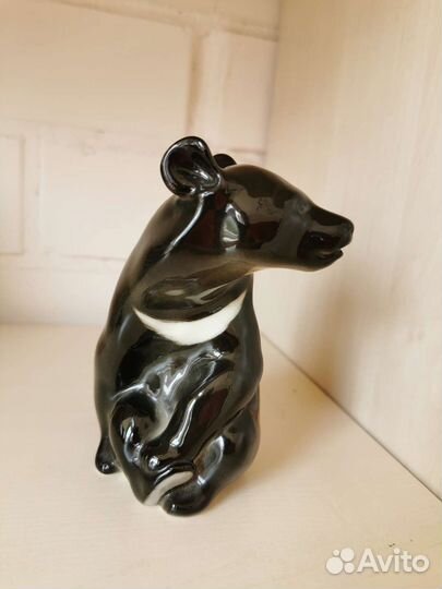 Фарфоровая статуэтка «Гималайский медведь» лфз
