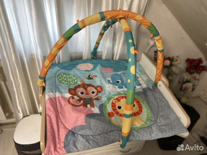 Развивающий коврик с дугами