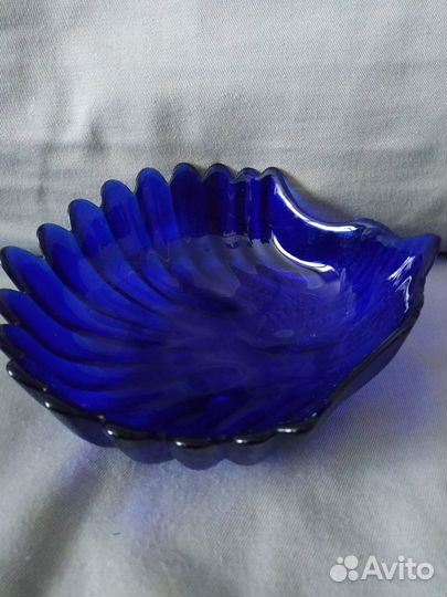 Посуда из синего стекла