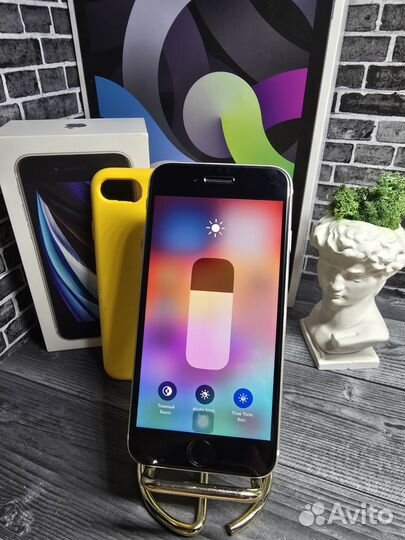 iPhone SE (2020), 64 ГБ
