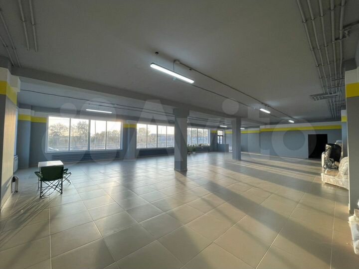 Заметный магазин на трассе М5, 377 м²