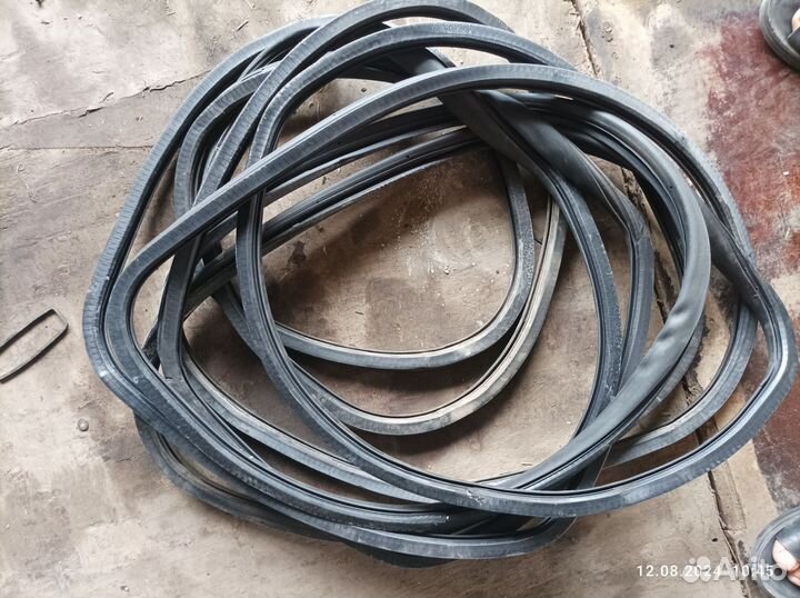 Уплотнитель дверного проема задний Audi A6 C6