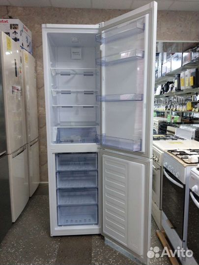 Холодильник новый