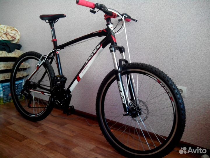 Новый кастомный велосипед jamis x1 trail.Вилка 100