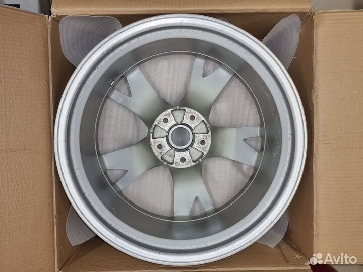 Ориг.кованые диски R19 (задняя ось) Nissan 370Z