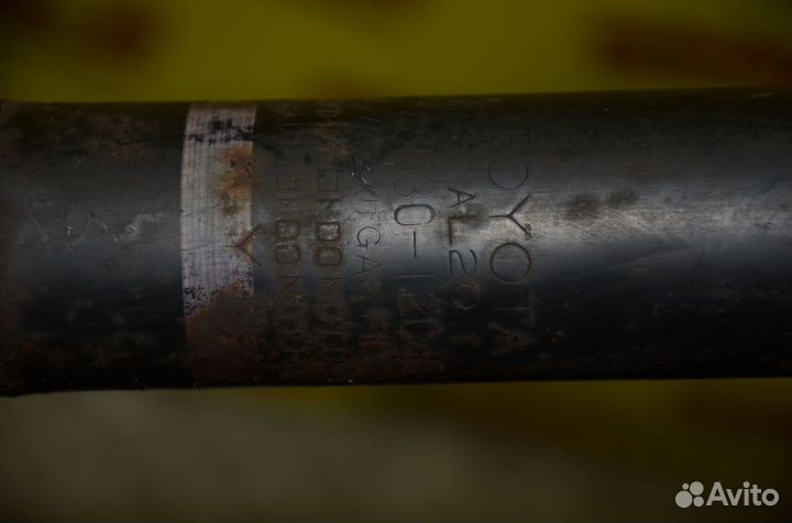 Амортизаторы задние комплект Toyota Auris E150