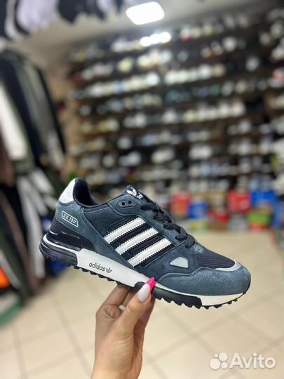 Кроссовки adidas zx 750