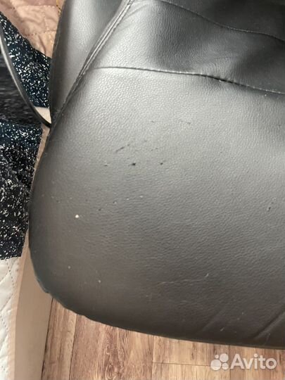 Офисное кожаное кресло бу