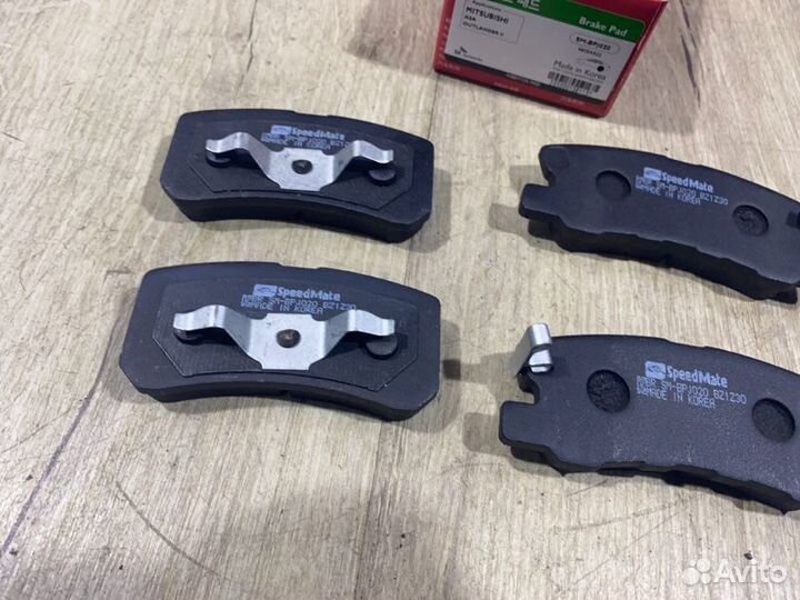 Тормозные колодки дисковые заднее Mitsubishi Asx