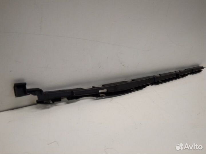 Кронштейн порога правый Mercedes-Benz Gla X156