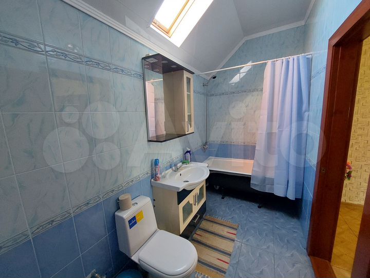 Дом 196 м² на участке 18 сот.