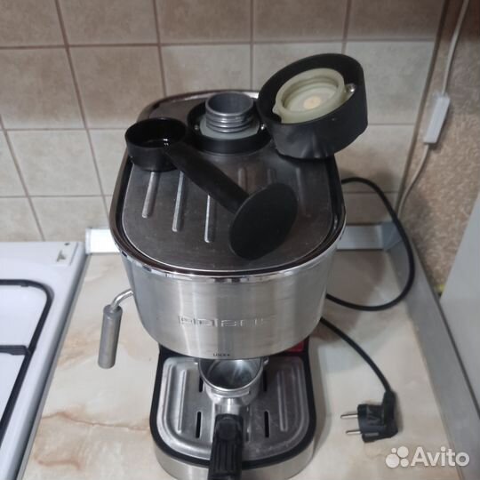 Кофеварка рожковая polaris