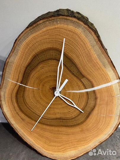 Часы из массива дерева, лофт, интерьер