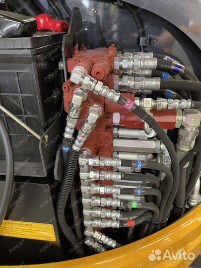 Мини-экскаватор Kato HD37V5, 2023