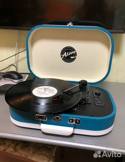 Виниловый проигрыватель