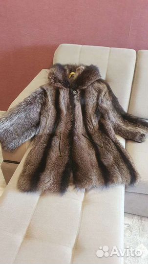 Шуба из чернобурки с капюшоном 46р