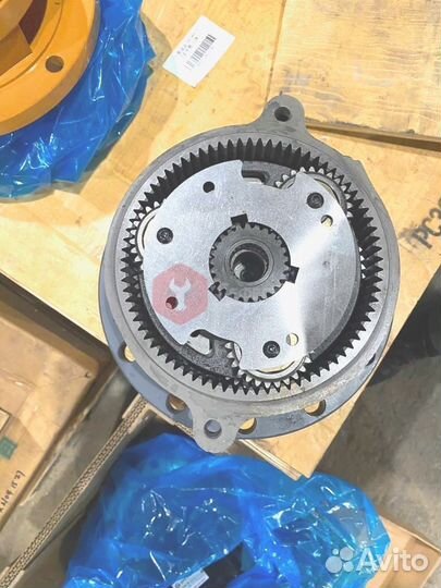 Поворотный редуктор Hitachi EX135usrk