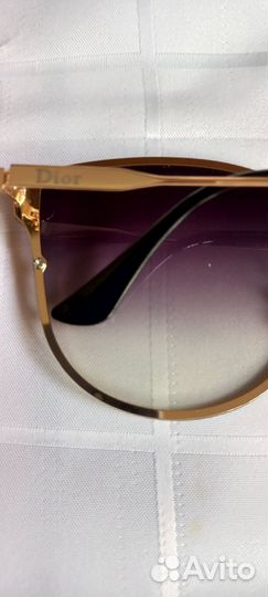 Солнцезащитные очки женские брендовые