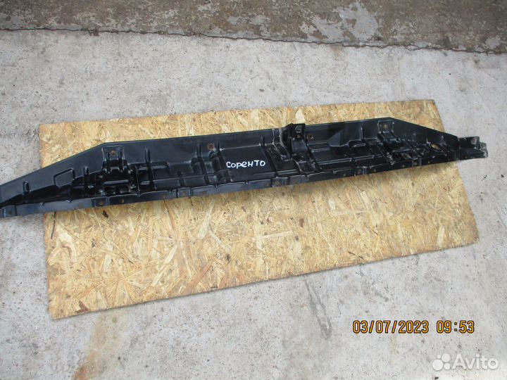 Водосток лобового стекла Киа Соренто