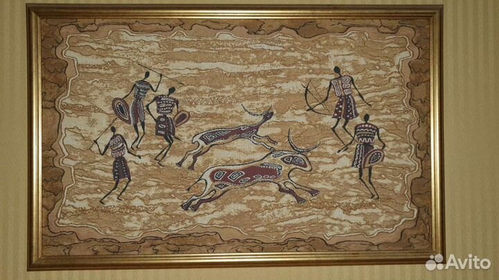 Картина и подушка из гобелена