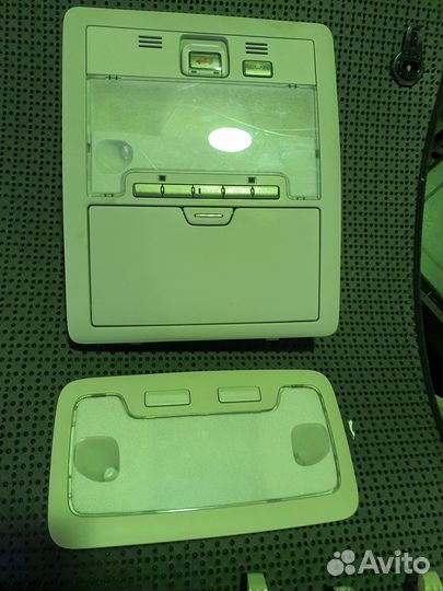 Светильник салона c Lexus LS460 USF40 1UR-FSE