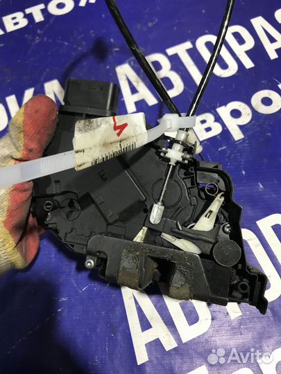 Замок двери Land Rover Freelander 2