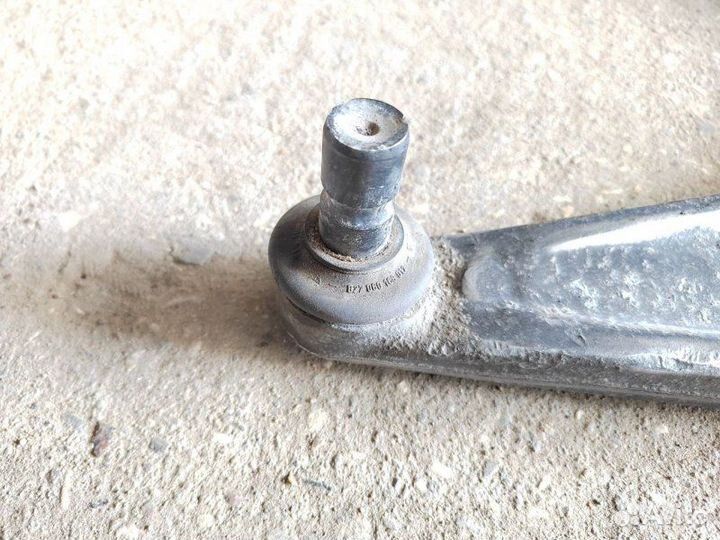 Рычаг подвески передний правый Opel Astra J A16XER