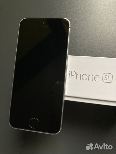 iPhone SE, 32 ГБ