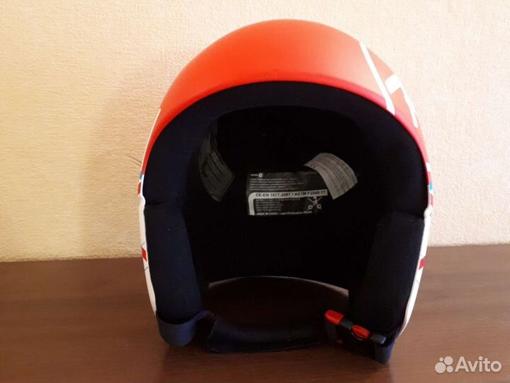 Горнолыжный шлем