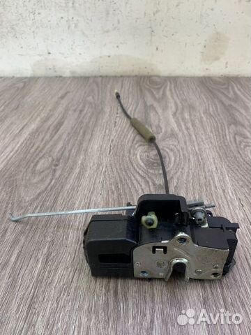 Замок двери передний правый Opel Antara