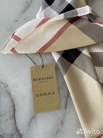 Платок шелковый Burberry бежевый