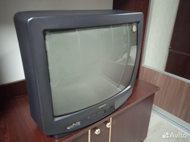 Телевизор samsung
