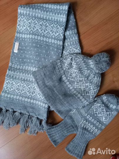 Женский шарф, шапка, варежки