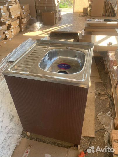 Кухонный стол под мойку