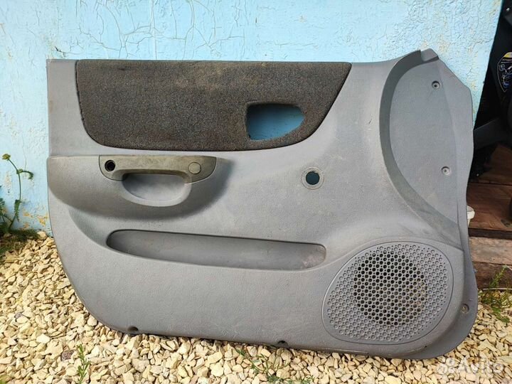 Обшивка двери левой Hyundai Accent тагаз 2009