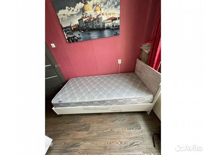 Кровать с матрасом 90*200 (без матраса)