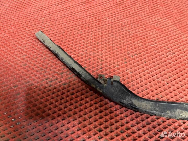 Усилитель переднего бампера Volkswagen Tiguan 2