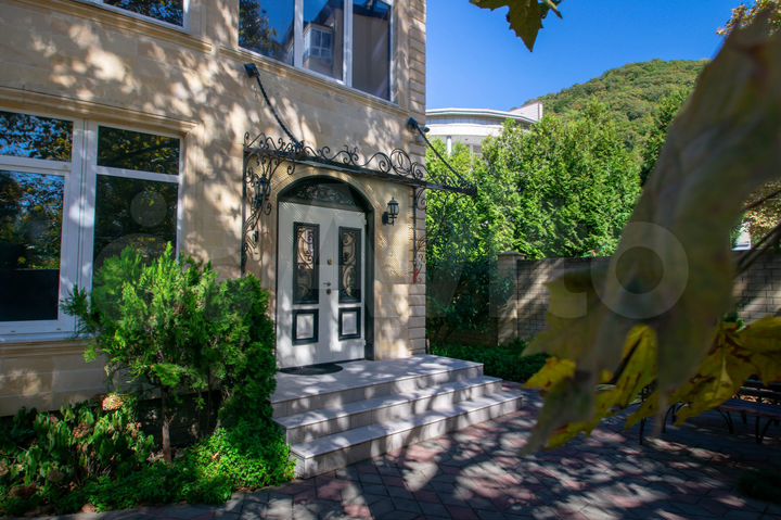 Дом 306,4 м² на участке 3,2 сот.