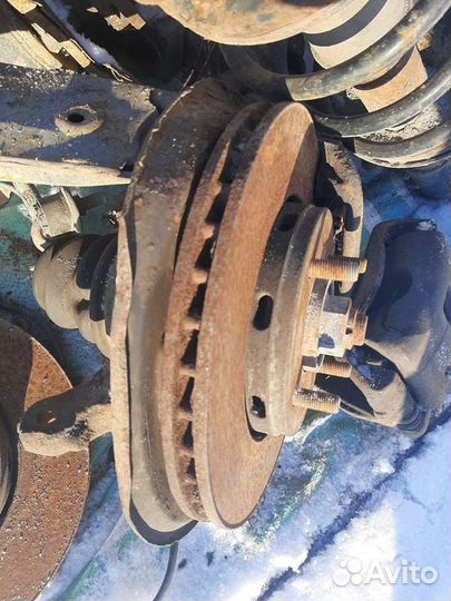 Супорта и диски на Вольво с40