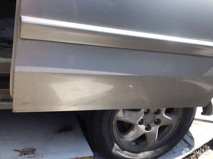 Дверь задняя левая Мазда MPV 2