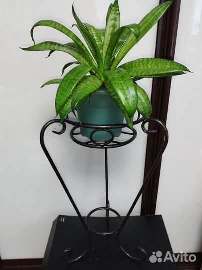 Подставка для цветов металлическая